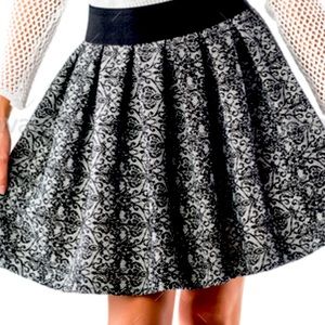 Rue 21 Skater Flare Black White Skirt Women’s Size Large